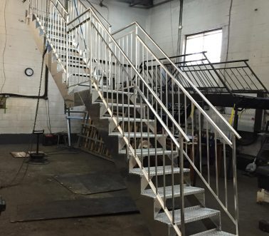 escaliers métalliques