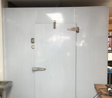 TRAVAUX SUR MESURE D’ACIER INOXYDABLE